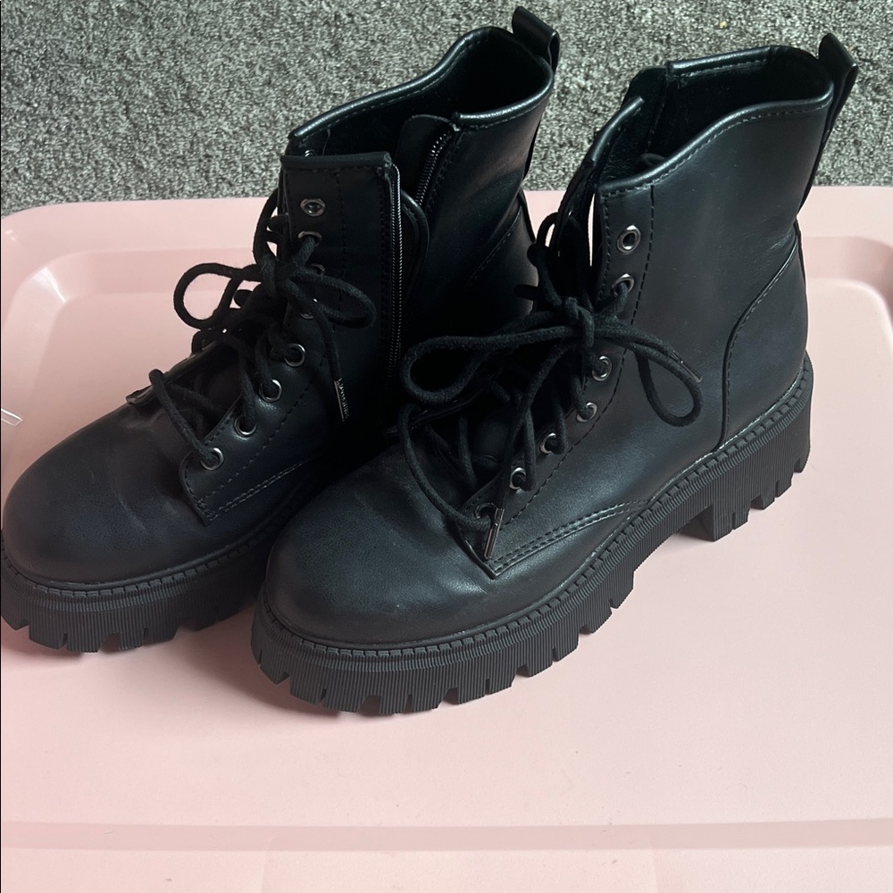 Women's Black Lace-Up Platform Combat Boots